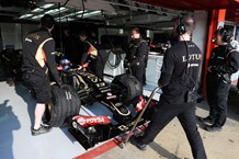 Jolyon Palmer - Lotus F1 Barcelona pre-season test (16)