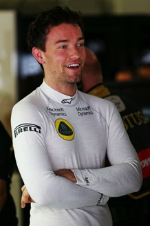 Jolyon Palmer - Japanese Grand Prix - Free Practice One (5)