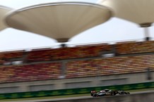 Jolyon Palmer - Formula One Chinese Grand Prix - Free Practice One (7)