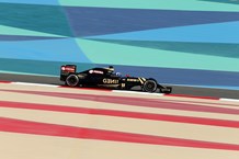 Jolyon Palmer - Formula One Bahrain Grand Prix - Free Practice One (8)